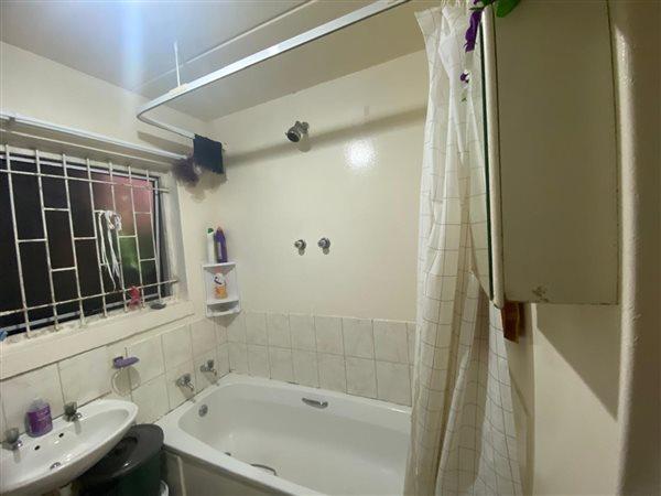 2 Bedroom Property for Sale in Maitland Western Cape